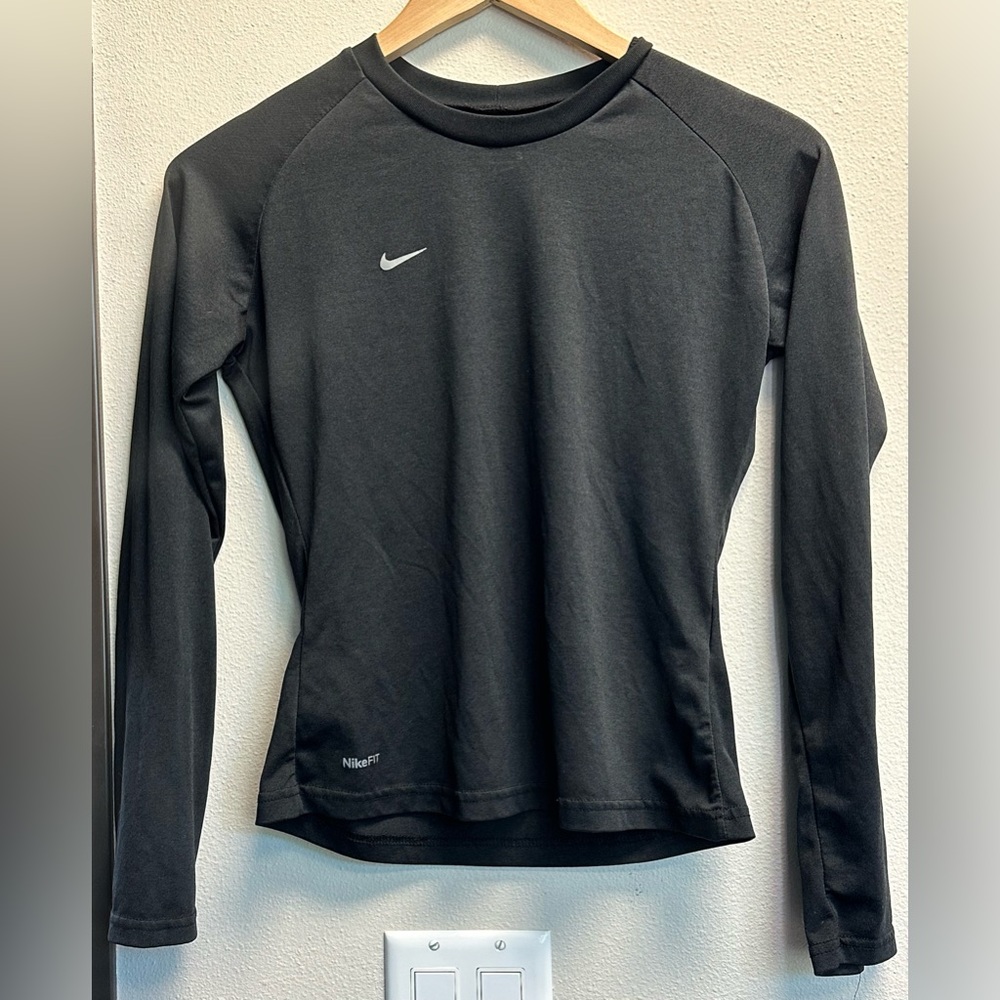 Nike Fit Dry Long Sleeve Shirt - Picture 1 of 3